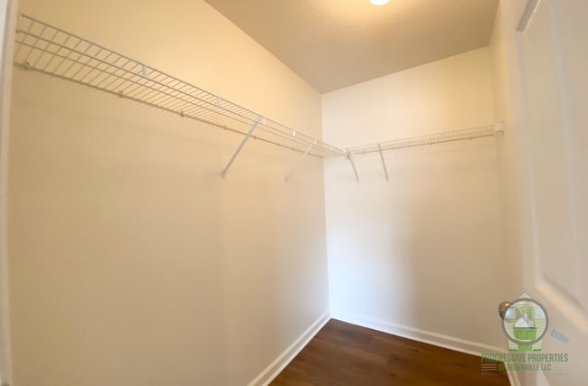 Building Photo - 122 McKenna Cir