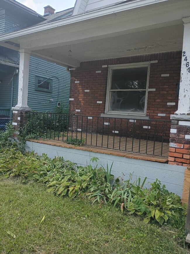 Building Photo - 2465 Lawton Ave