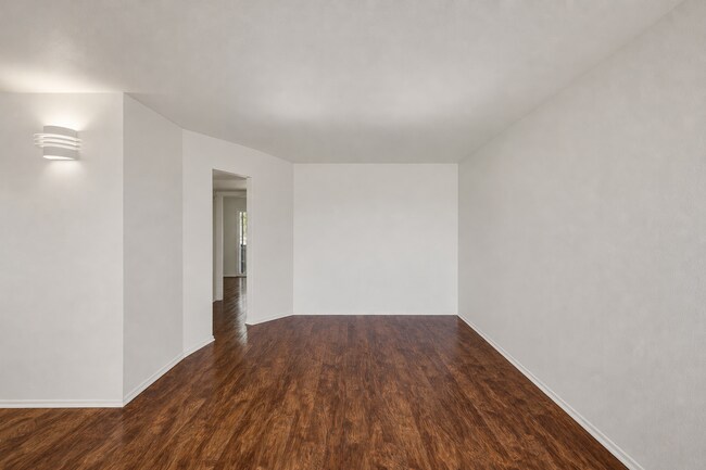 Building Photo - 45 N Phyllis-109