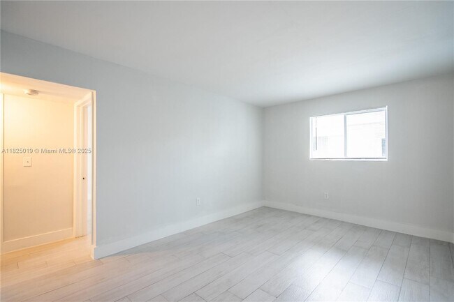 Building Photo - 465 NE 59th St