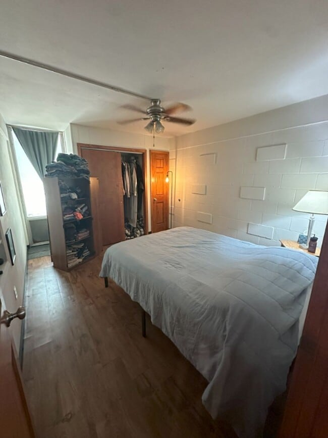 Building Photo - 1BR/1BA Main Level Unit Short Distance to ...