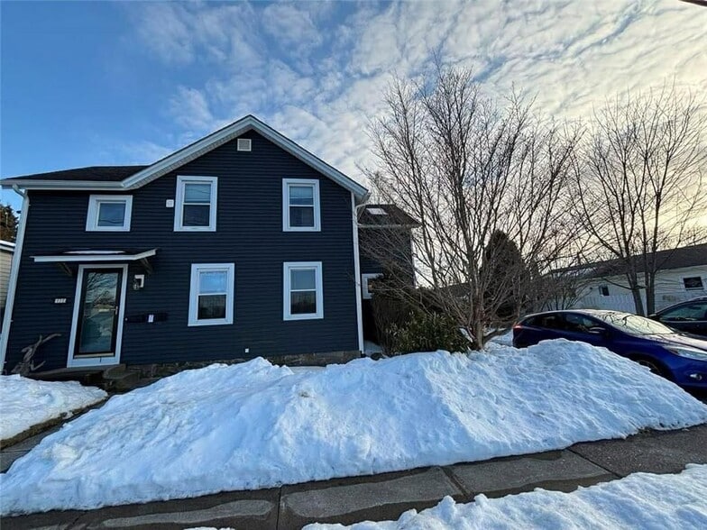 Building Photo - 12 Clark St