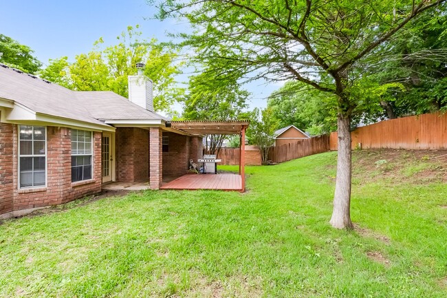 Building Photo - 5316 Trail Dr