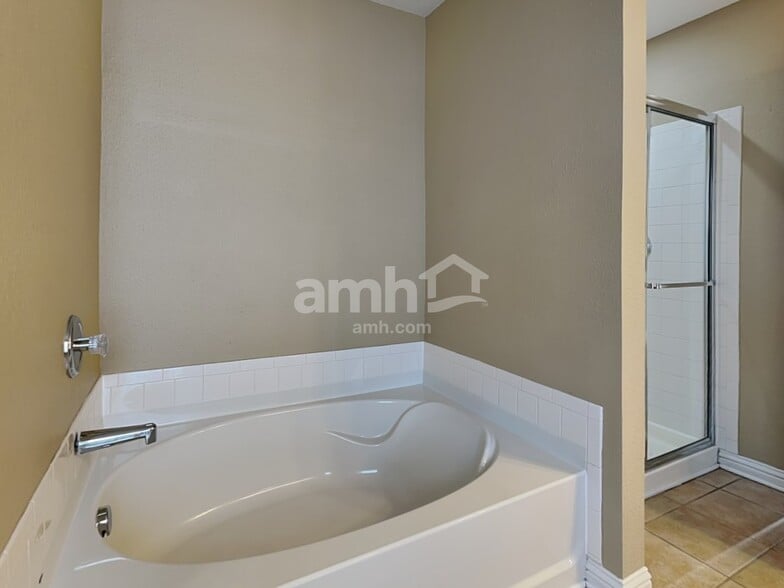 Building Photo - 13467 Allegiance Dr