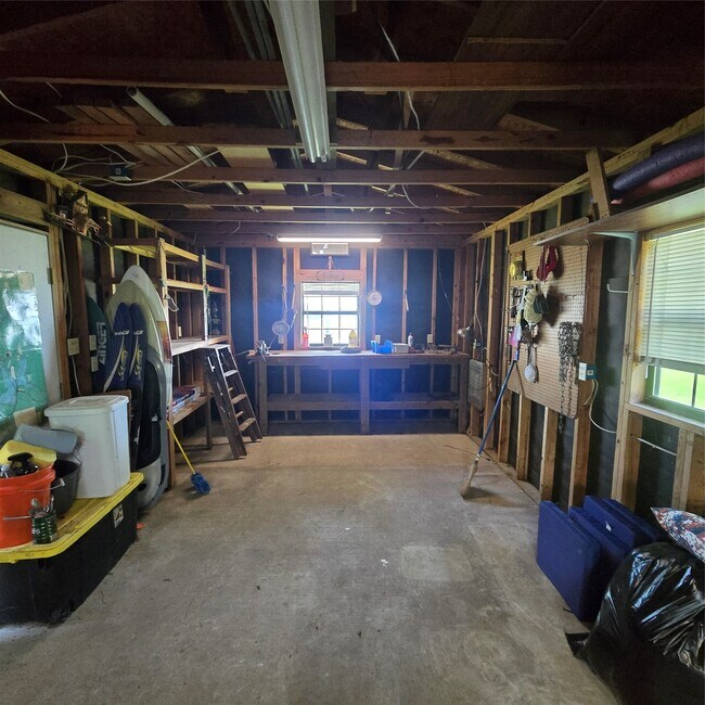 Building Photo - 275 Sam Houston Loop