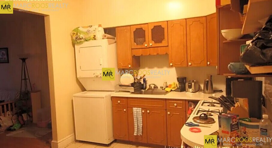 Building Photo - 1087 Beacon St