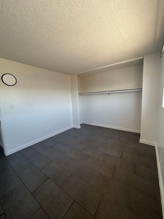 Building Photo - 3840 Hazelwood St