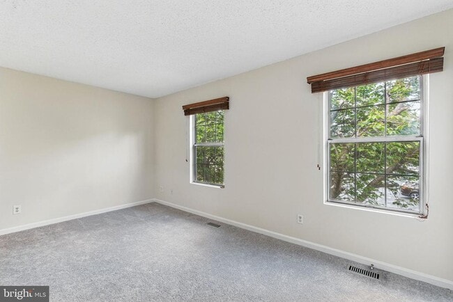 Building Photo - 505 Knollwood Ct
