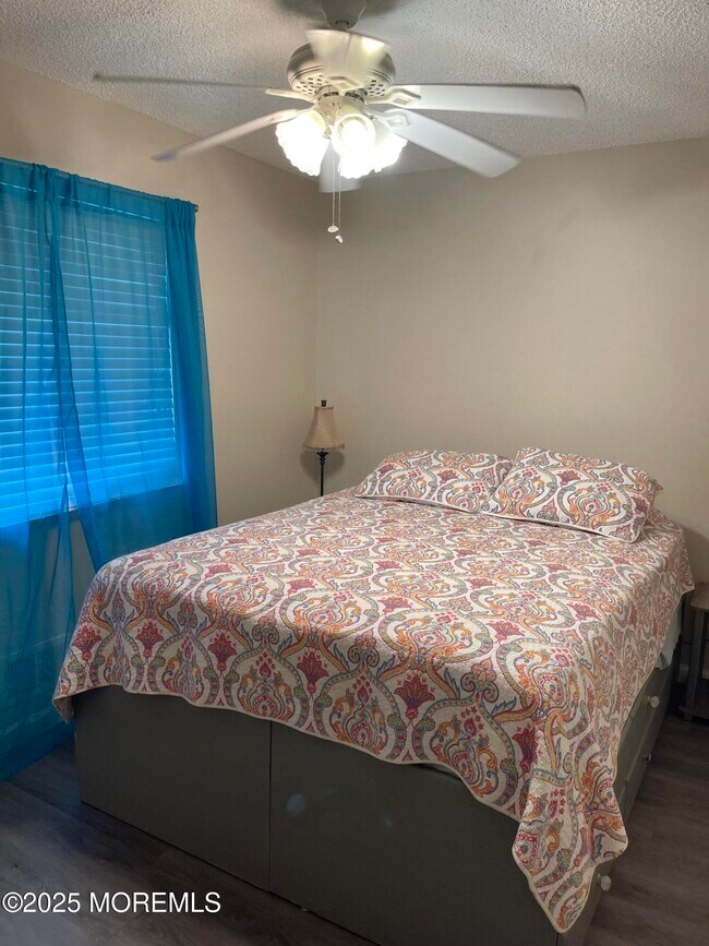 Building Photo - 202-06 Carteret Ave