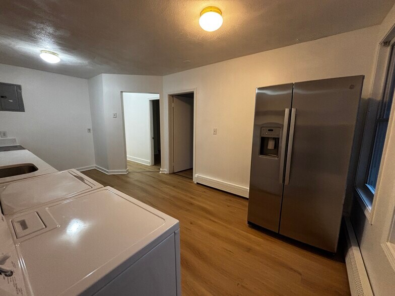 Building Photo - 672 Washington St