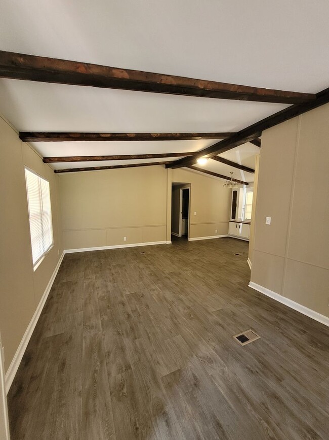 Building Photo - -For Rent - Hart County - Pineywoods Cr - ...