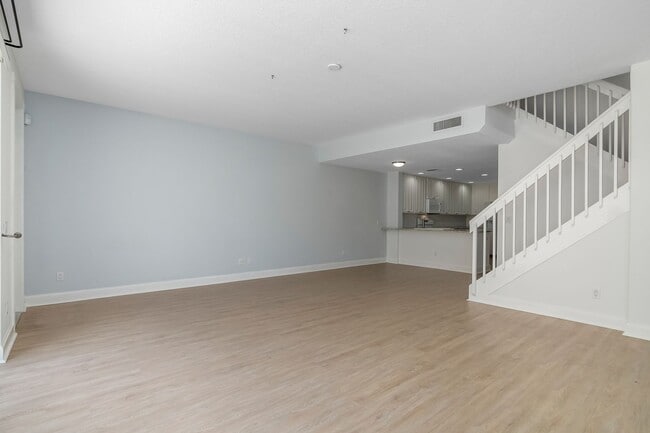 Building Photo - Townhouse in Village Walk of Bonita Springs