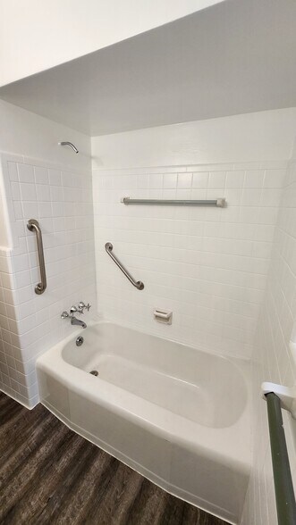 Bath room 7'X8' - 8446 Clough Pike