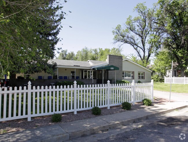 Primary Photo - 811 E Myrtle St
