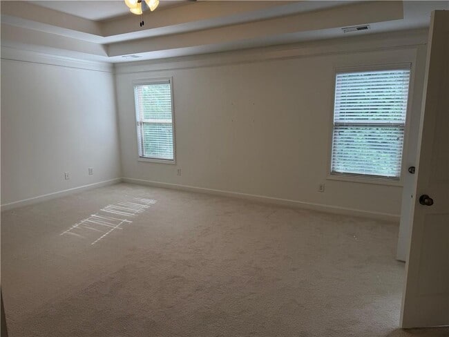 Building Photo - 325 Cranbrooke Cir