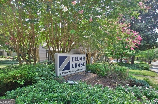 Building Photo - 302 Cedar Chase Cir NE
