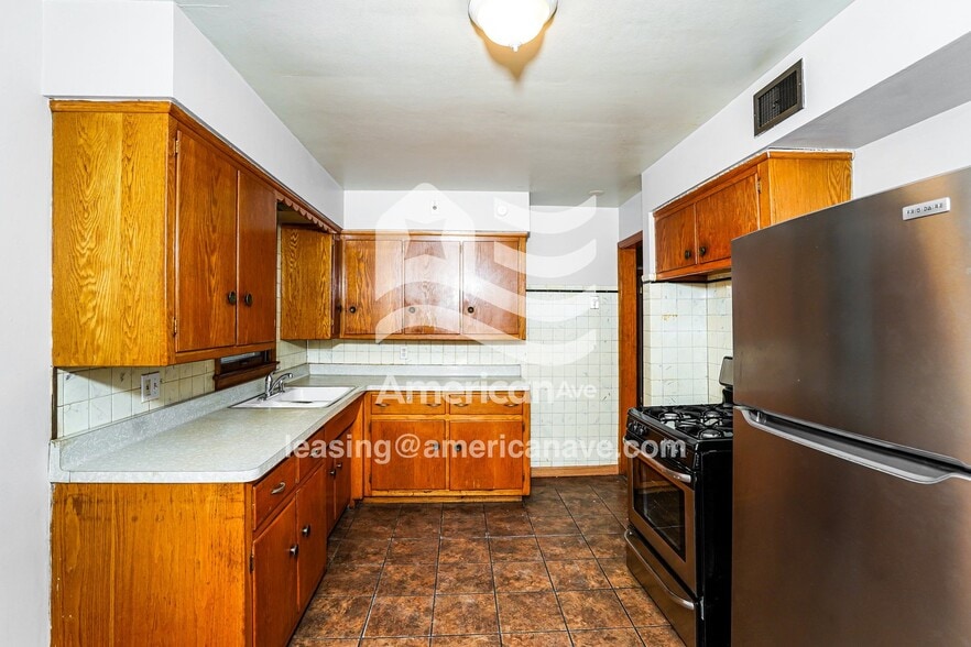 Building Photo - 4635 N 66th St