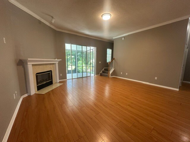 Building Photo - Spacious 4 Bedroom Home With Upstairs Private Suite And 2 Car Garage