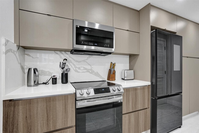 Building Photo - 3000 NE 188th St