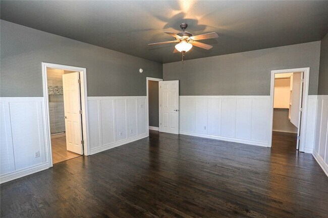 Building Photo - 5300 S 44th Pl