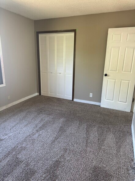 Primary Photo - 6710 Northwest Dr