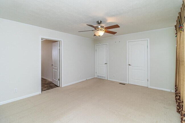Building Photo - WELCOME HOME! 3 BR | 2 BA Home in Pikevill...