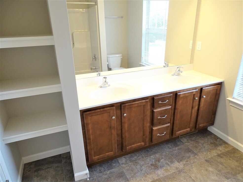 Building Photo - 52 Michael Ln