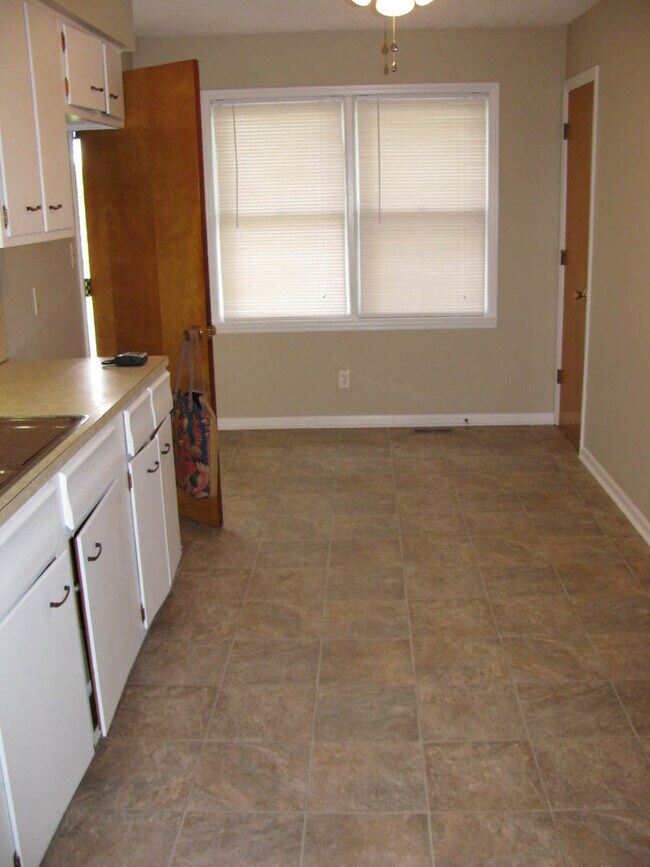 Building Photo - 531 Eddie Ln