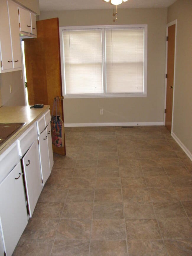 Building Photo - Private Setting Great Location Brick Home For Rent