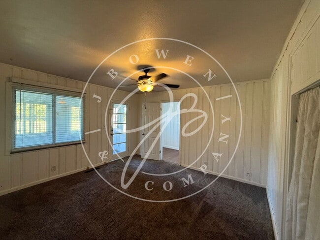 Building Photo - Beautiful 3 bedrooom Washington Local home...