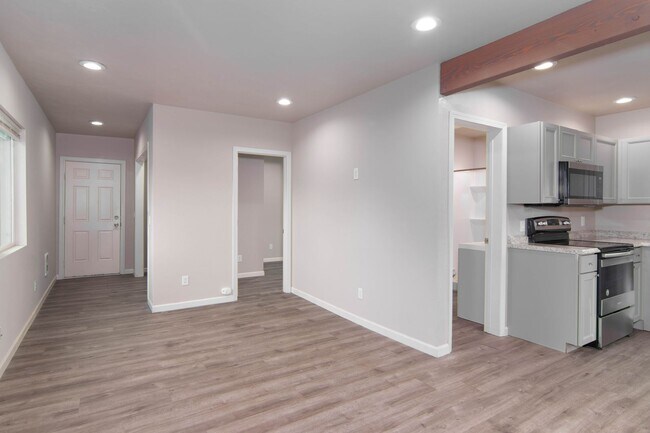 Building Photo - 1314 W Mallon Ave
