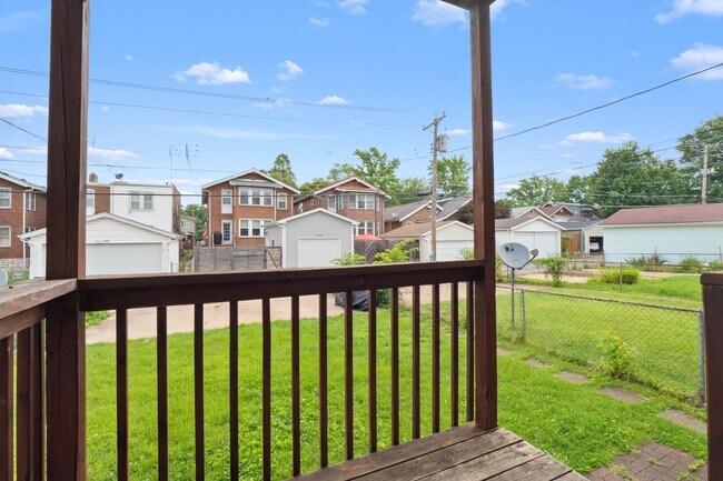 Building Photo - 5505 Rhodes Ave