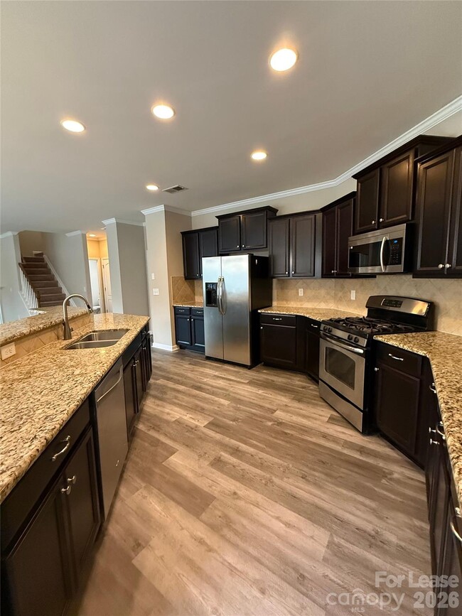 Building Photo - 1121 Wainscott Dr