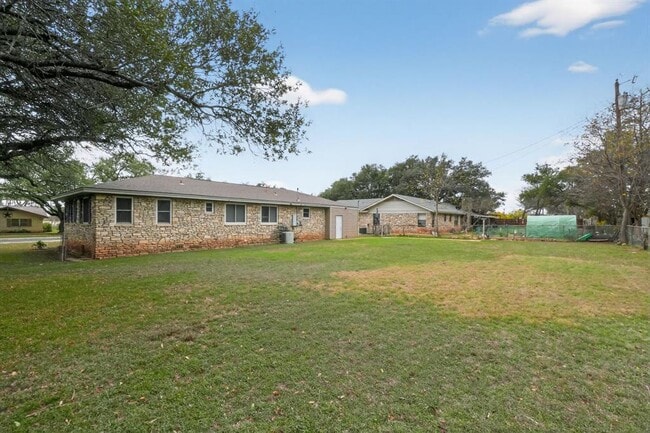 Building Photo - 105 Shannon Ln