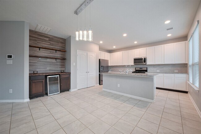 Building Photo - 5011 Pine Ridge Knoll Ct