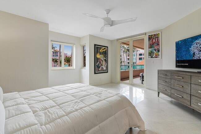 Building Photo - 100 SE 5th Ave