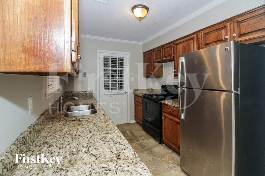 Building Photo - 6550 Fox Horn Pl