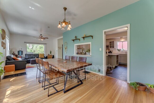 Building Photo - 5236 NE 18th Ave