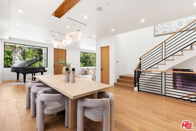 Building Photo - 2565 Patricia Ave