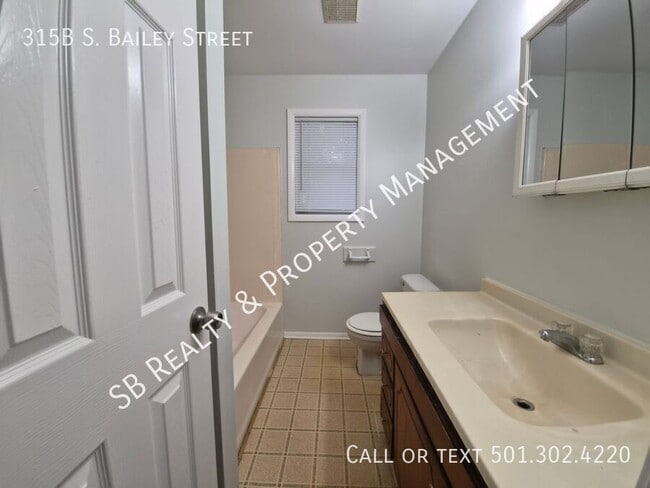 Building Photo - 315 S Bailey St