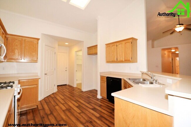 Building Photo - 3982 Cambria Dr