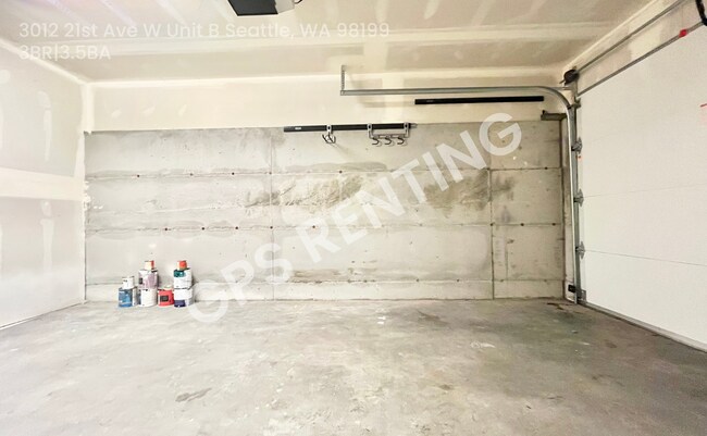 Building Photo - 3012 21st Ave W
