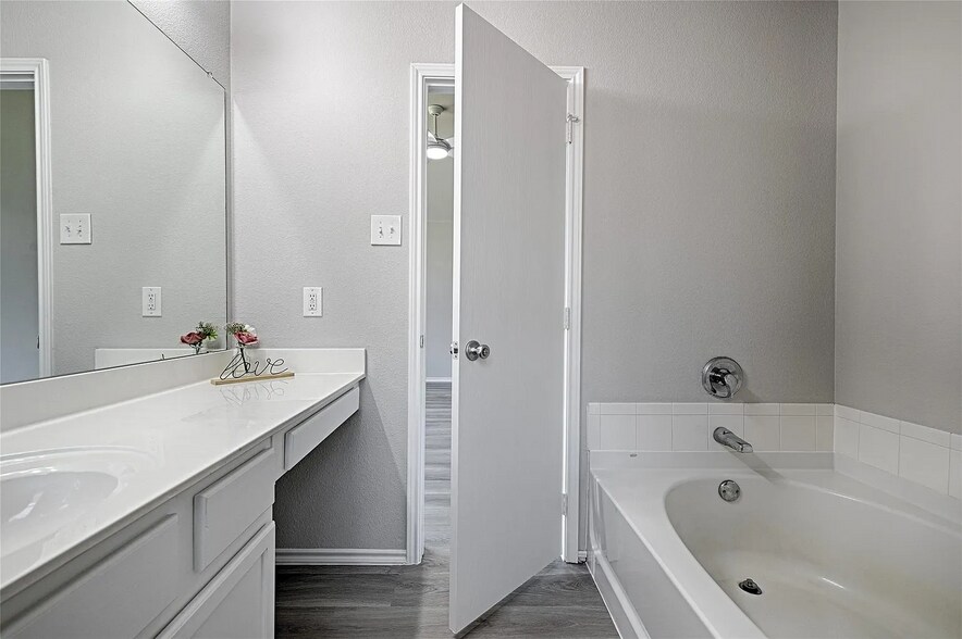 Building Photo - 3721 Mountain Ranch Rd