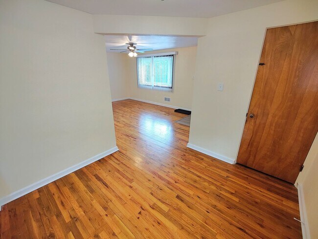 Building Photo - *Beautifully Updated 3BD/2BA Single Family Home Available in Whitehall*