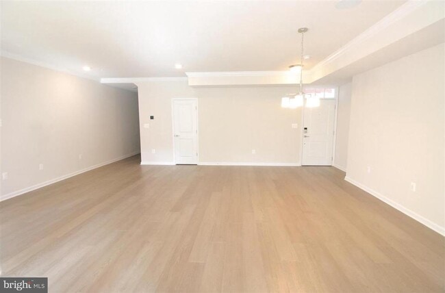 Building Photo - 23255 Milltown Knoll Square