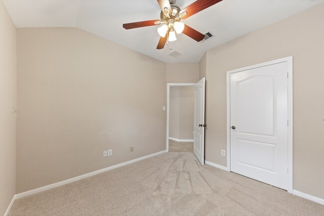 Building Photo - 731 Pickett Hill Ln