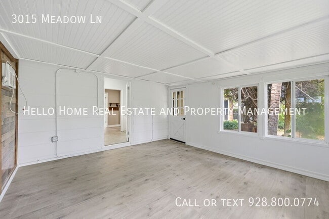 Building Photo - 3015 Meadow Ln