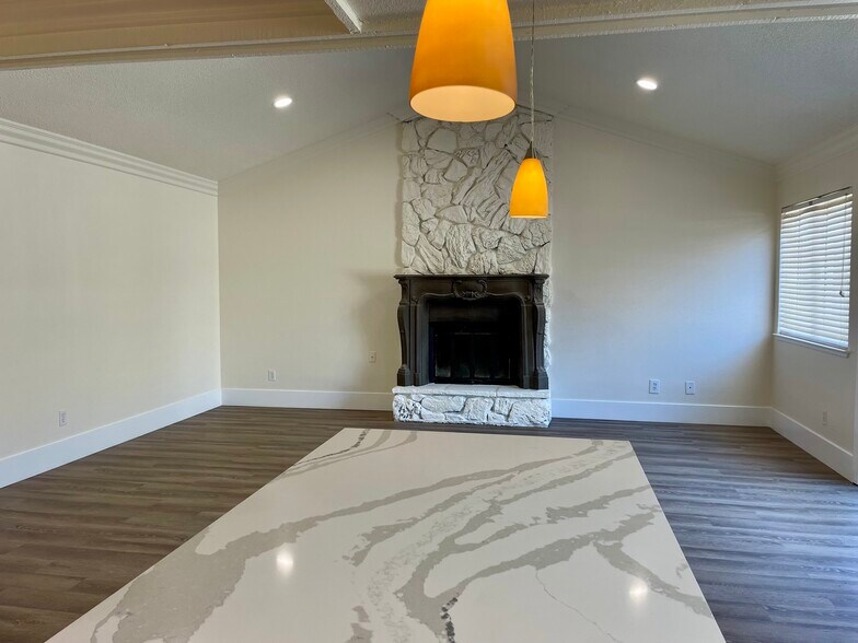 Building Photo - 6034 Centurion Cir