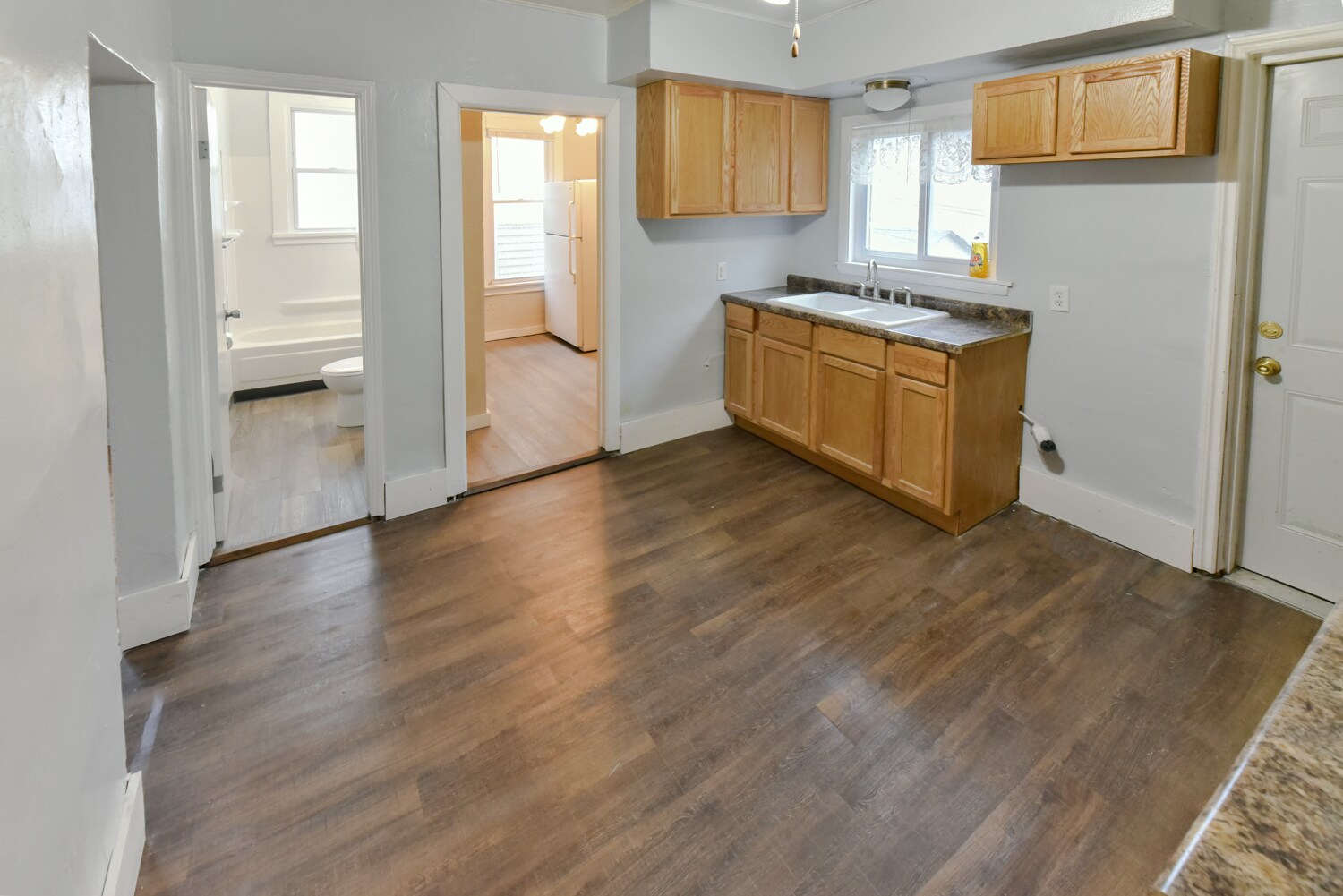 kitchen - 3407 W Pierce St