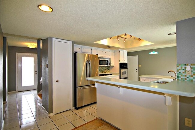 Building Photo - 6601 Colina Ln